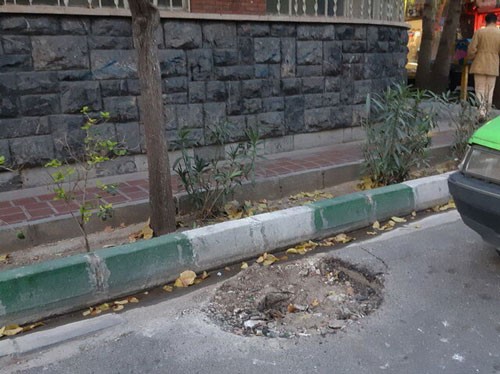 حذف نشان شیر و خورشید از تیر برق‌هایِ تهران